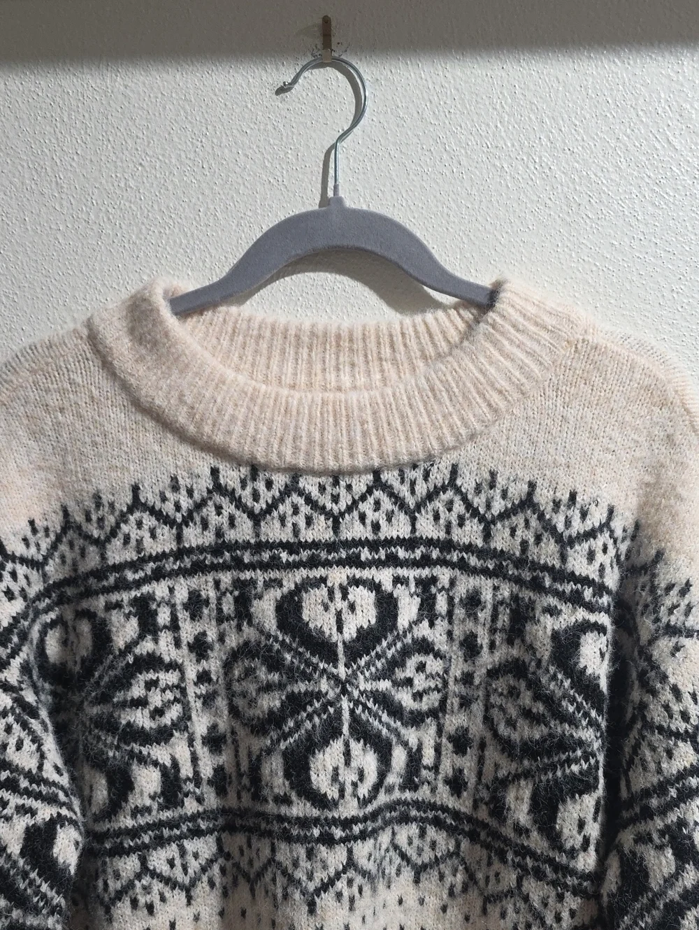 NWT Universal Threads Soft Fuzzy Alpine Sweater